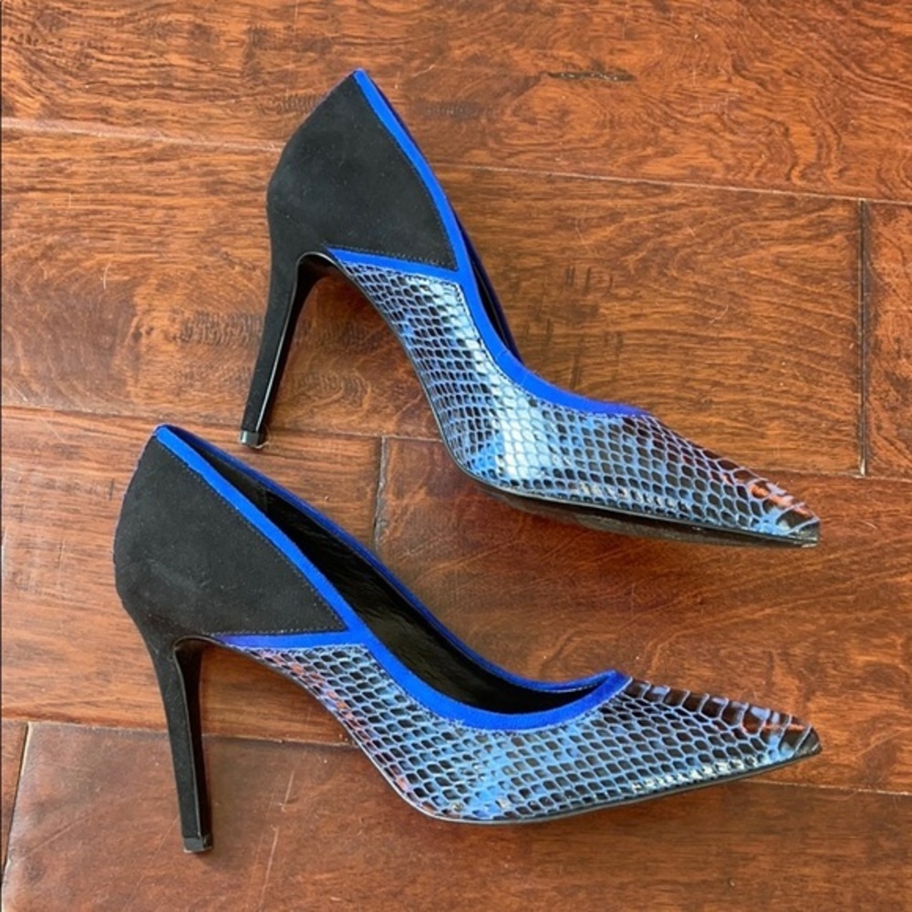 Aldo blue snake print pumps sz. 8.5